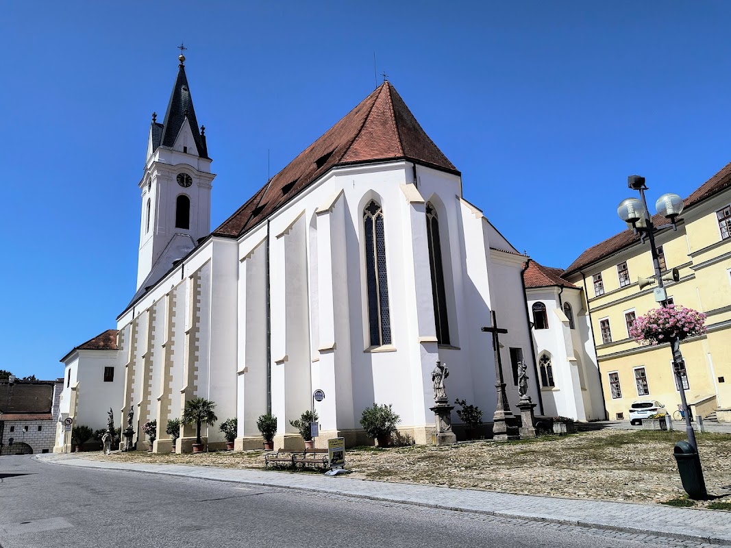 Kostel sv. Jiljí a Panny Marie Královny