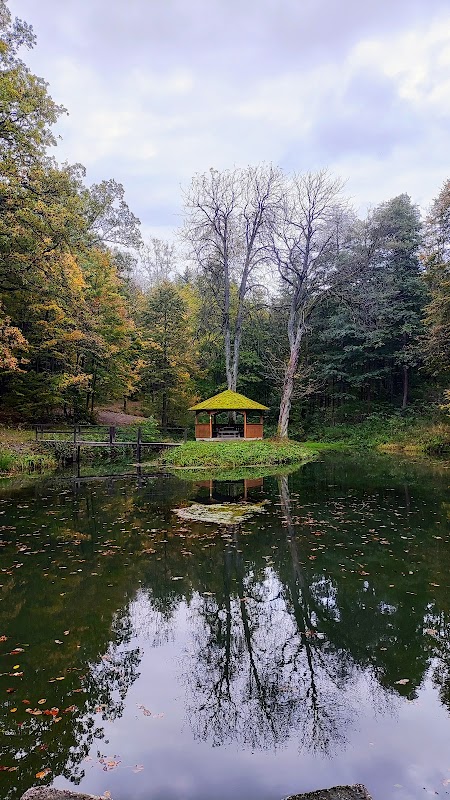 Altán na ostrůvku v rybníčku Obora