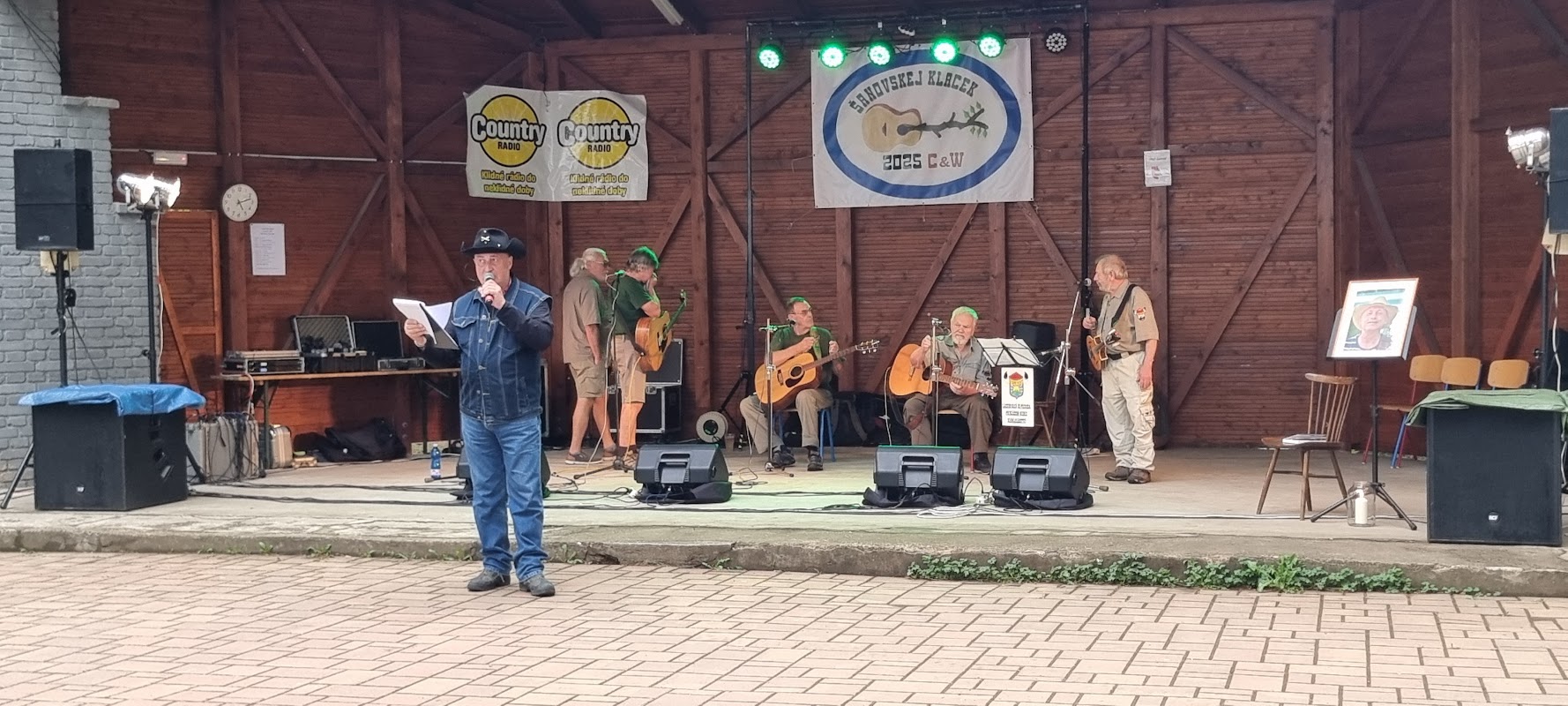 Lesní Divadlo Šanov