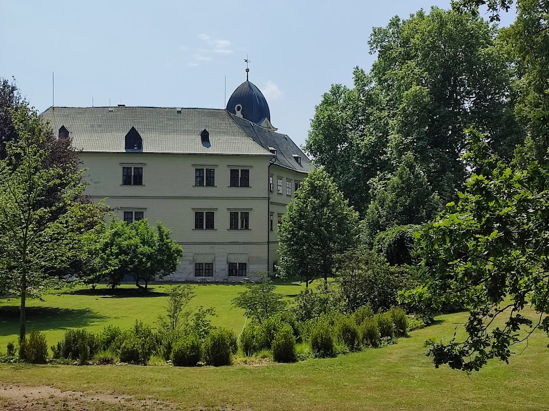 Zámek Hrubý Rohozec