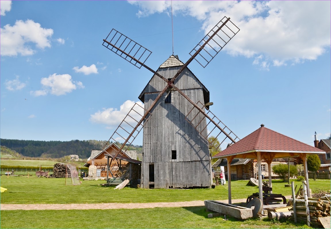 Trail of Vanishing Trades