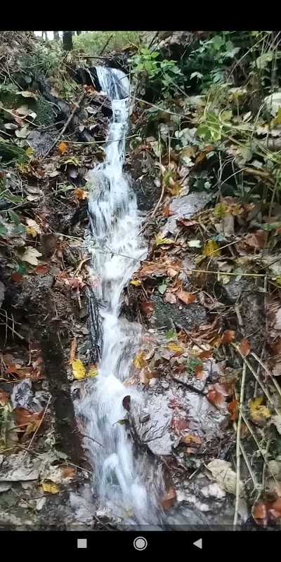 Studánka na Spálenisku a Spáleniský vodopád