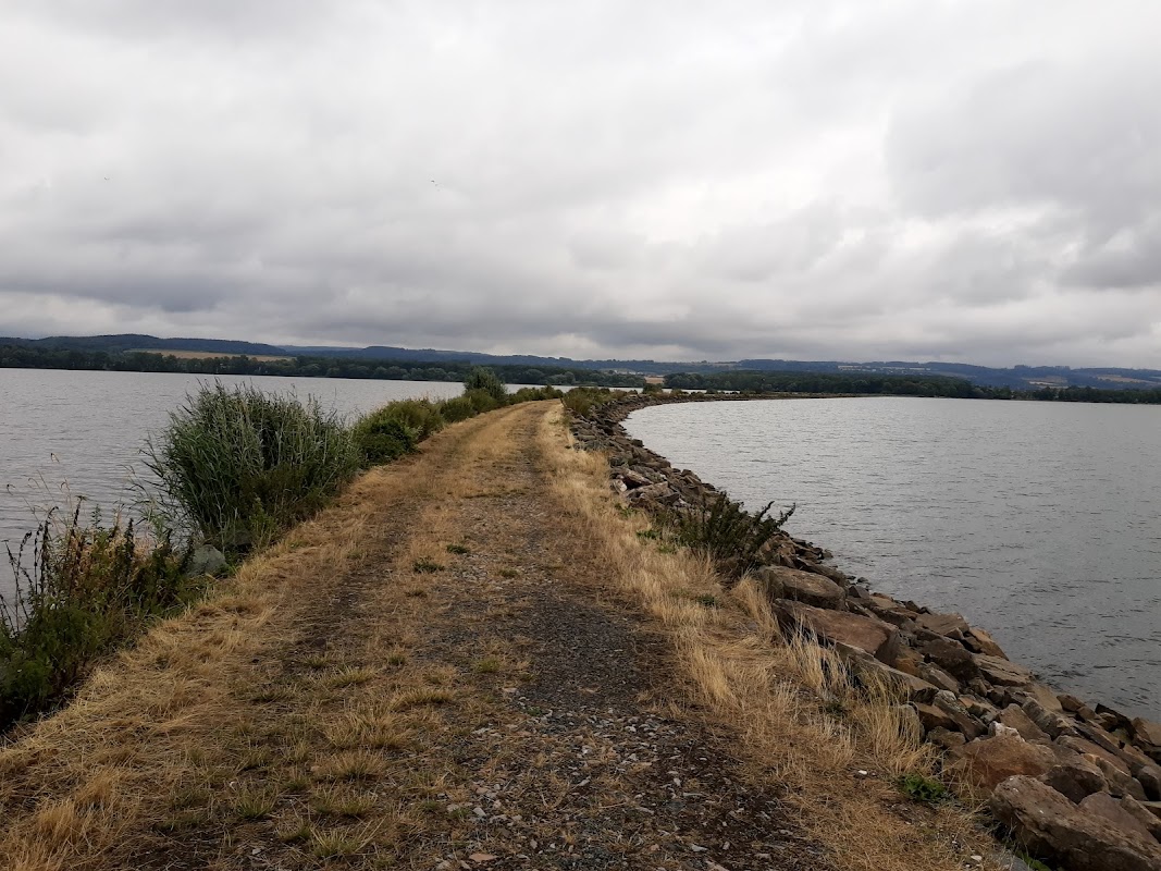 Dělící hráz vodní nádrže Rozkoš