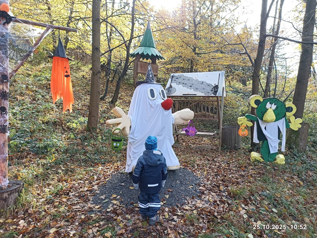 Dřevěné sochy postaviček